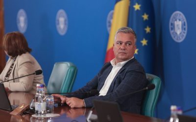 PNL divizat: Bolojan convoacă Congres pentru excluderi, Veștea pregătește Guvernul și contraatacă Conducerea Partidului Național Liberal se află într-o criză profundă, marcată de o sciziune majoră între facțiunea condusă de Ilie Bolojan și cea al cărei lider neoficial este Adrian Veștea