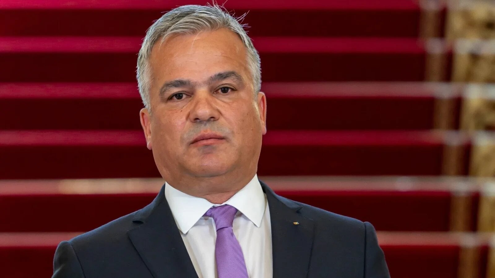 Premierul desemnat, Adrian Veștea, a transmis un mesaj clar mediului de afaceri, chiar înainte de a fi instalat oficial în funcția de prim-ministru