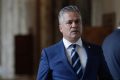 Premierul desemnat Adrian VEȘTEA se confruntă cu dificultăți majore în obținerea votului de învestitură în Parlament, în ciuda eforturilor intense de negociere din partea PSD