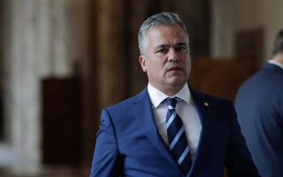 Premierul desemnat Adrian VEȘTEA se confruntă cu dificultăți majore în obținerea votului de învestitură în Parlament, în ciuda eforturilor intense de negociere din partea PSD