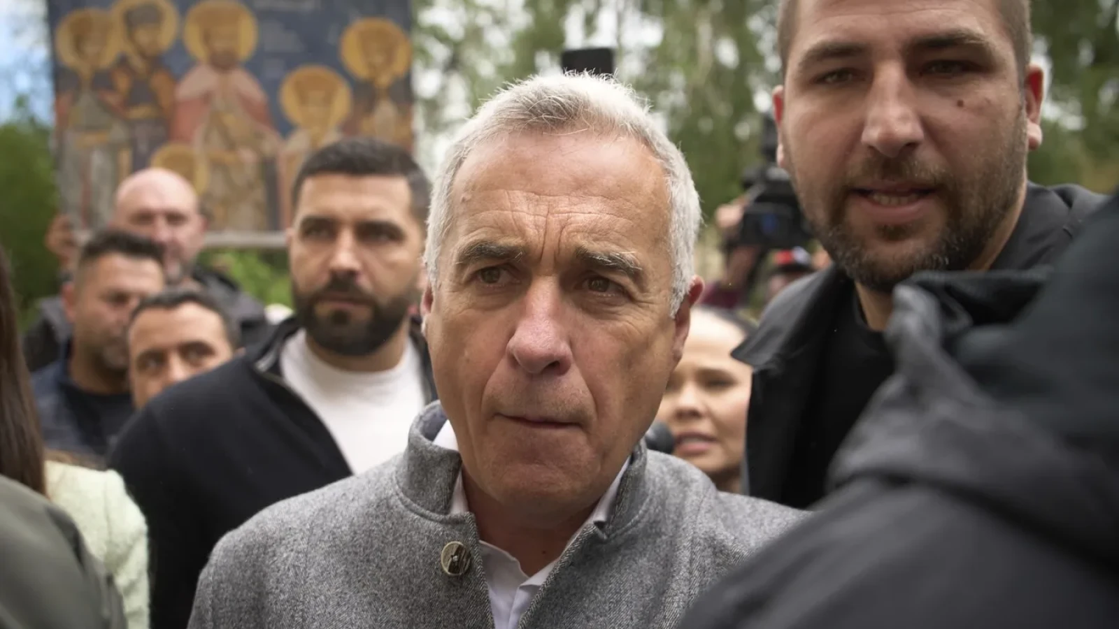Reîncep dezbaterile în dosarul Călin Georgescu – Horațiu Potra Instanța supremă reia, luni, dezbaterile în dosarul în care fostul candidat la alegerile prezidențiale Călin Georgescu este acuzat, alături de gruparea mercenarului Horațiu Potra, de acțiuni împotriva ordinii constituționale