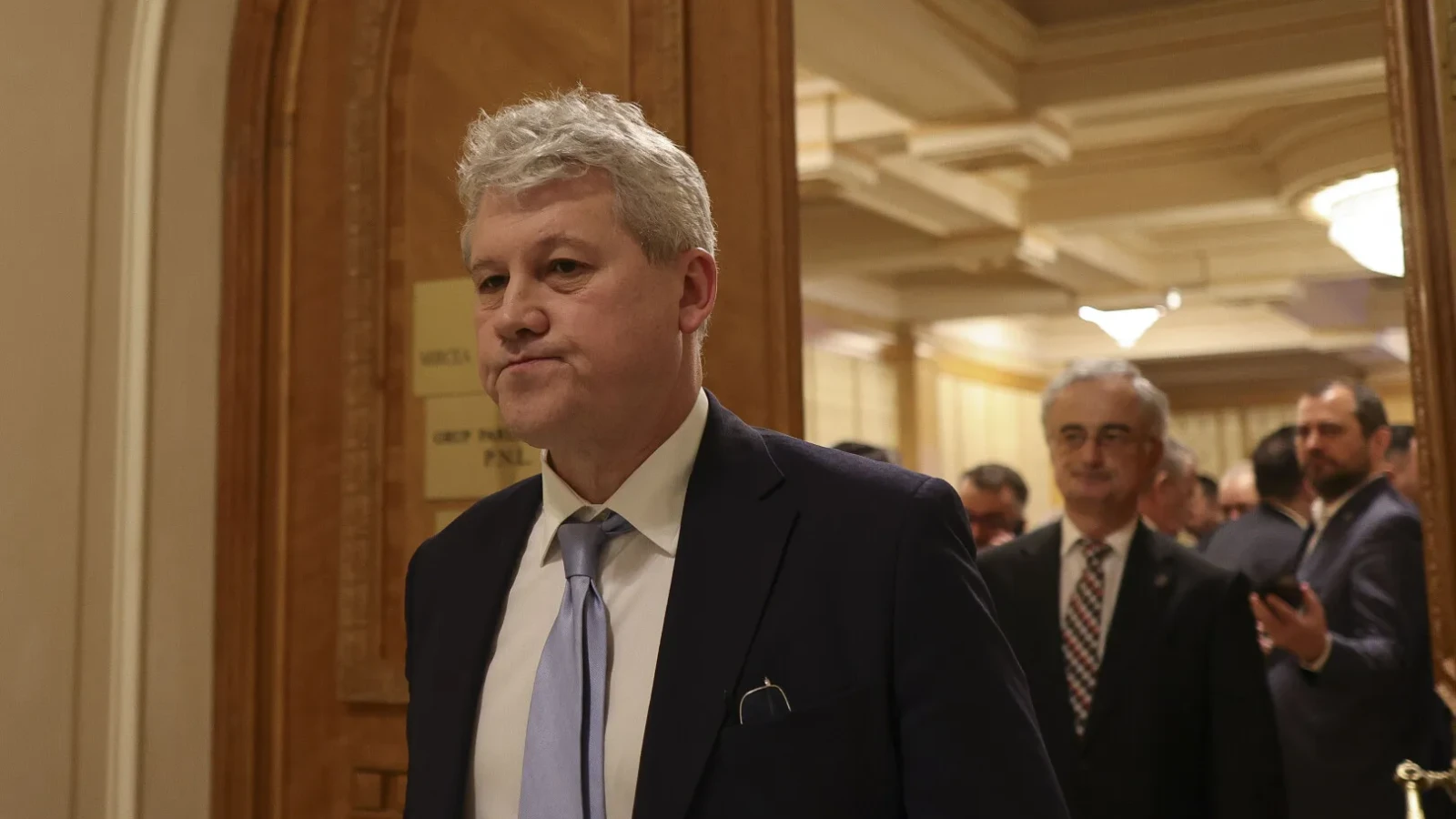 Ministrul Afacerilor Interne, Cătălin Predoiu, a declarat sâmbătă că instituția pe care o conduce nu dispune de resurse bugetare suficiente pentru a recompensa financiar angajații care s-au remarcat în misiuni de excepție