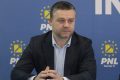 Ciucu, prim-vicepreședinte PNL, atacă dur formarea Guvernului: „N-ai cum! Pare că le protejați interesele PSD” Prim-vicepreședintele PNL și primarul general al Capitalei, Ciprian Ciucu, a criticat vehement deciziile premierului desemnat Eugen Tomac în procesul de formare a noului Guvern, acuzând că lista de miniștri este „cusută cu ață alb-fosforescentă”