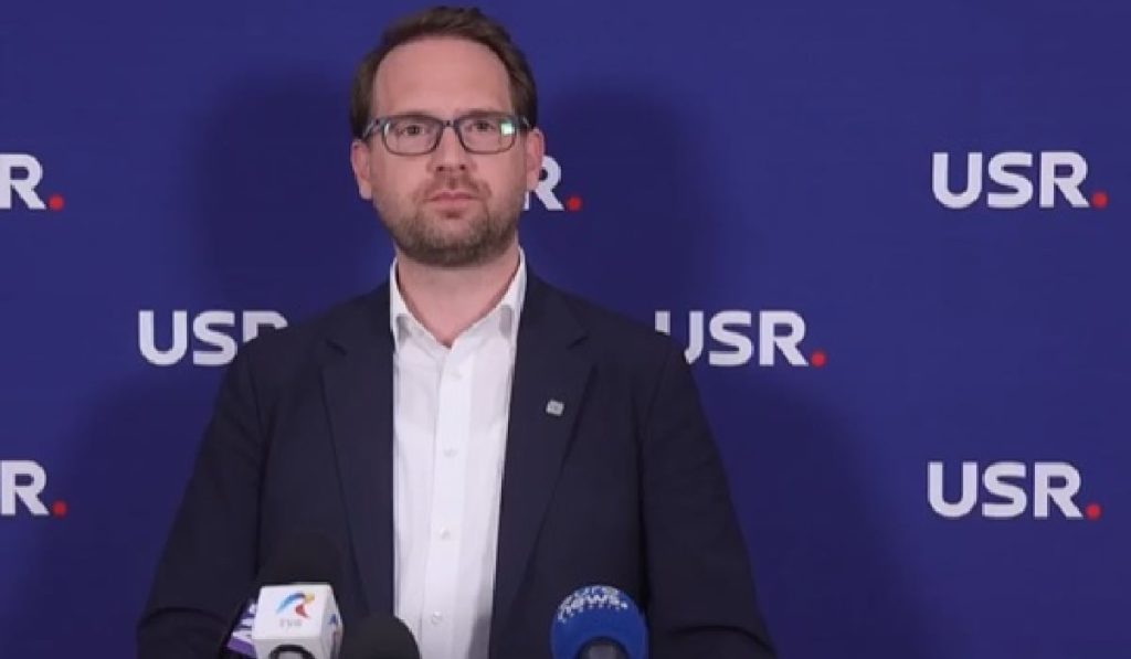 USR a anunțat oficial că nu va susține guvernul tehnocrat propus, condus de Eugen Tomac, o decizie care izolează și mai mult echipa guvernamentală, după un boicot similar anunțat de PNL