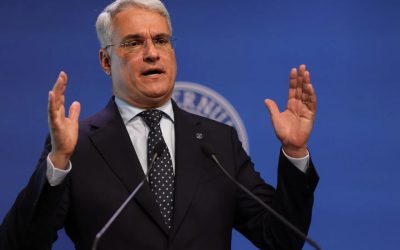 Scrie un articol de presă în stil jurnalistic românesc despre: Cuprins:Proiectul noii Legi a salarizării bugetarilor va fi modificat înainte de a ajunge în Parlament, după valul de proteste declanșat de forma pusă în dezbatere publică la finalul lunii mai