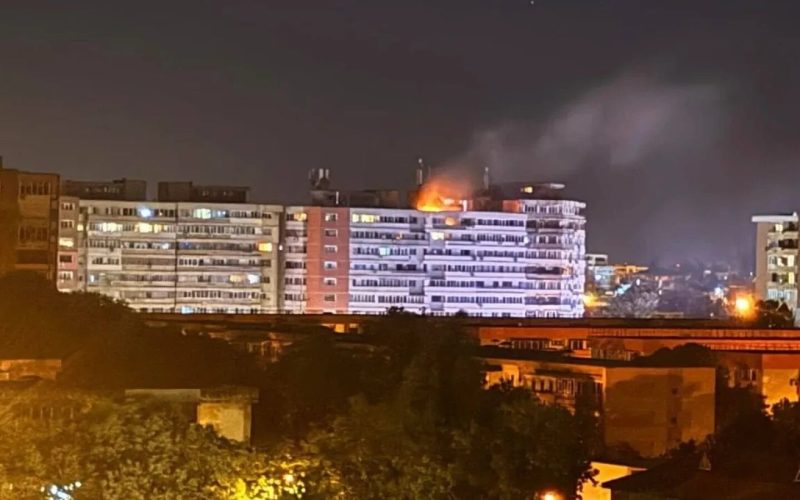 O dronă rusească a lovit un bloc din Galați, declanșând discuții aprinse între președintele Nicușor Dan și ministrul Apărării, Radu Miruță (USR), cu privire la modul în care a ajuns vehiculul aerian în România și la sprijinul NATO