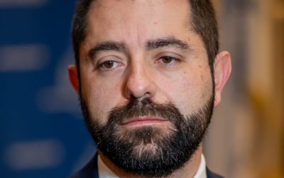 Radu Burnete clarifică rolul său și rolul președintelui în criza politică Radu Burnete, consilier prezidențial, a intervenit pe rețelele de socializare pentru a demonta speculațiile privind o posibilă manevră politică ascunsă în spatele deciziilor președintelui