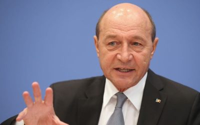 Alegerile anticipate: Un scenariu tot mai apropiat, susține Traian Băsescu Fostul președinte Traian Băsescu avertizează că România se apropie de scenariul alegerilor anticipate, focalizându-se pe deznodământul votului din plen privind mandatul lui Laszlo Borbely