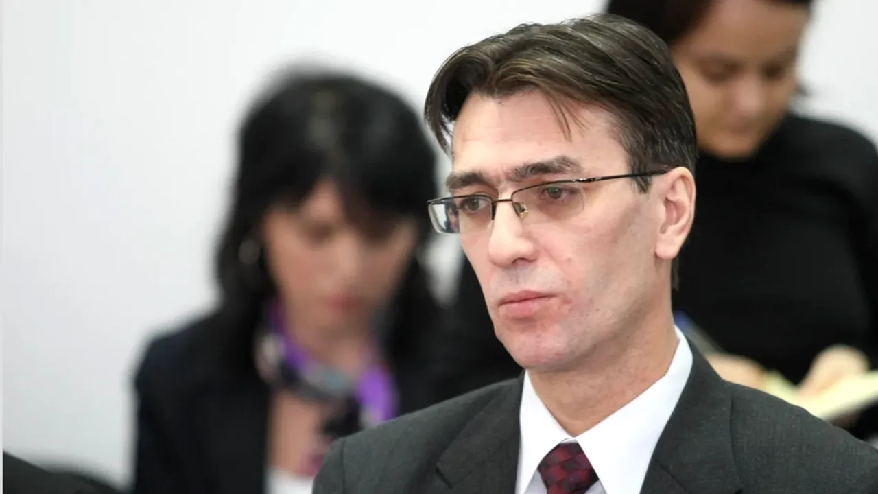 Avocatul TONI NEACȘU: Guvernul propus de ADRIAN VEȘTEA este monocolor PSD Avocatul TONI NEACȘU susține, într-o postare pe Facebook, că guvernul propus de ADRIAN VEȘTEA, pentru care votul de învestitură are loc astăzi, 22 iunie 2026, la Parlament, este, din punct de vedere constituțional și juridic, unul monocolor PSD