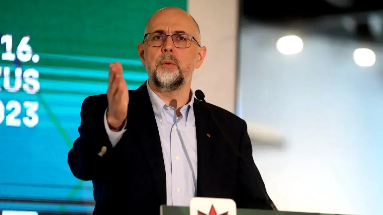 Liderul UDMR, Kelemen Hunor, a declarat că formațiunea sa politică nu a luat încă o decizie privind susținerea guvernului tehnic propus de premierul desemnat Eugen Tomac