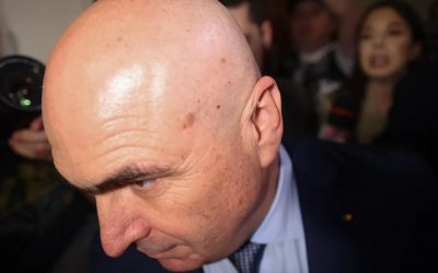 Statutul PNL, sub semnul nelegalității: de ce poate fi anulată operațiunea lui Bolojan de a acapara toată puterea în partid Modificările recente la Statutul Partidului Național Liberal (PNL), adoptate în Consiliul Național al partidului, ridică semne de întrebare serioase din punct de vedere juridic, existând un potențial considerabil de a genera situații ilegale și litigii în instanță