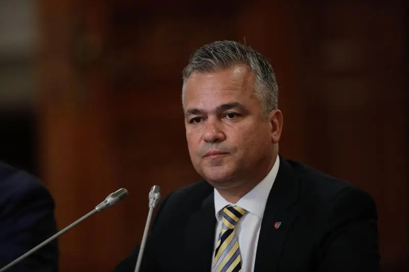 Premierul desemnat Adrian VEȘTEA este încrezător înaintea negocierilor pentru formarea noului Guvern și nu ia în calcul un eșec la votul de învestire