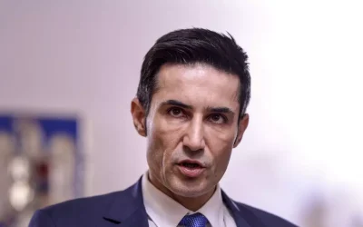 Claudiu Manda, atac la Guvernarea Bolojan și anunță un nou Executiv Secretarul general al PSD, Claudiu Manda, a criticat aspru activitatea guvernării prezente, lansată sub mandatul lui Ilie Bolojan, acuzând o abordare „selectivă” a responsabilității politice și o incoerență în raportarea la deciziile asumate