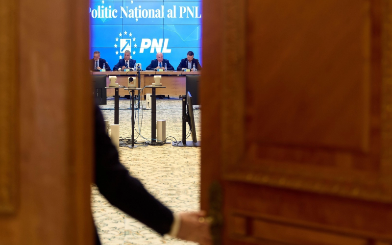 Președintele PNL, Ilie Bolojan, trage un semnal de alarmă internă Președintele Partidului Național Liberal (PNL), Ilie Bolojan, a declarat recent într-un podcast că formațiunea politică se confruntă cu o necesitate stringentă de reformare