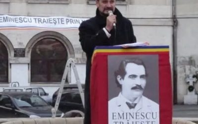 Avocatul Mihai Rapcea, cunoscut pentru implicarea sa în cercuri naționaliste și pentru apărarea unor persoane controversate precum Gregorian Bivolaru, a fost reținut pentru 24 de ore sub acuzația de promovare publică a ideilor legionare, fasciste și a cultului unor persoane condamnate pentru crime de război