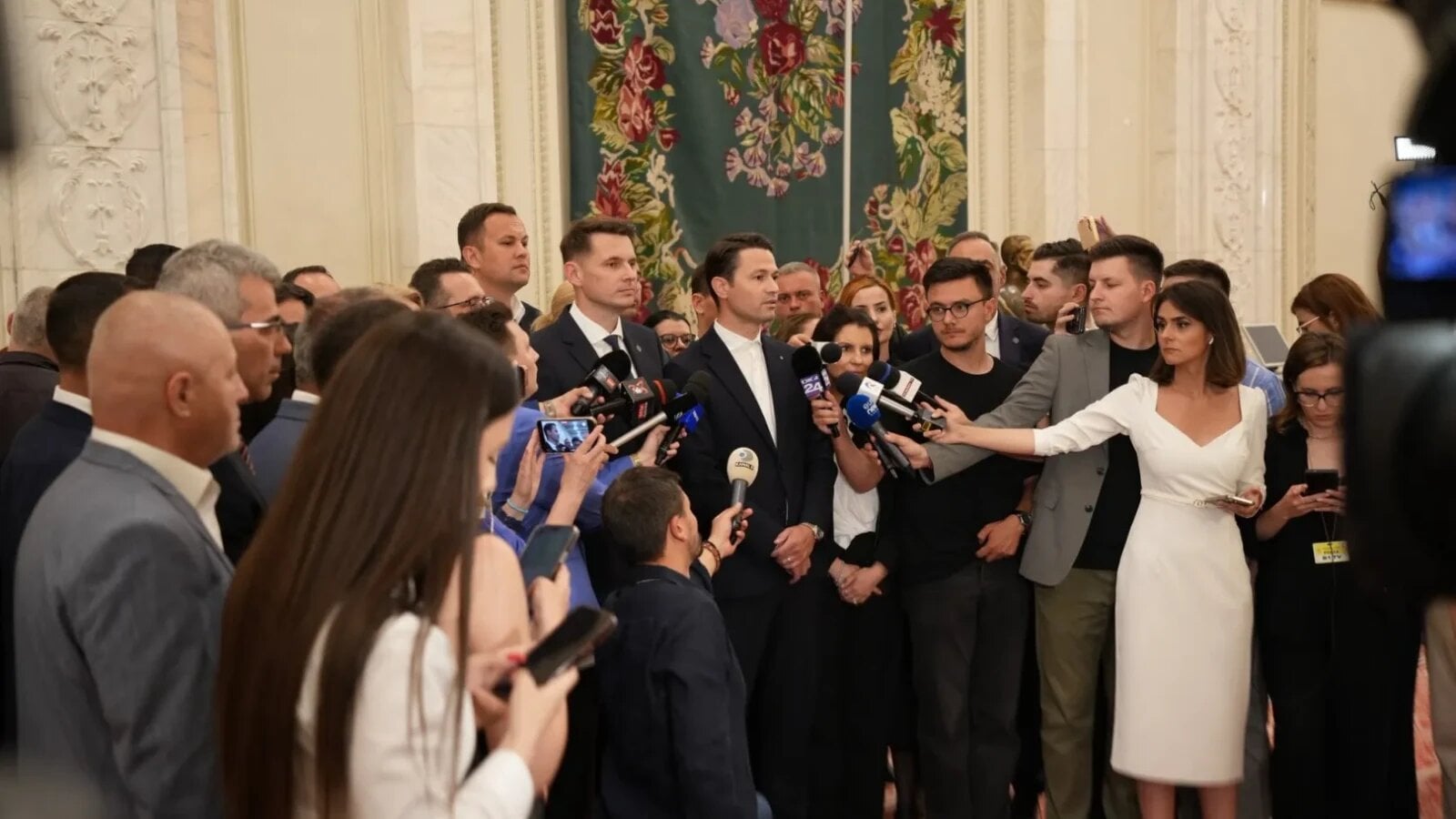 Scenariul alegerilor anticipate intră în joc