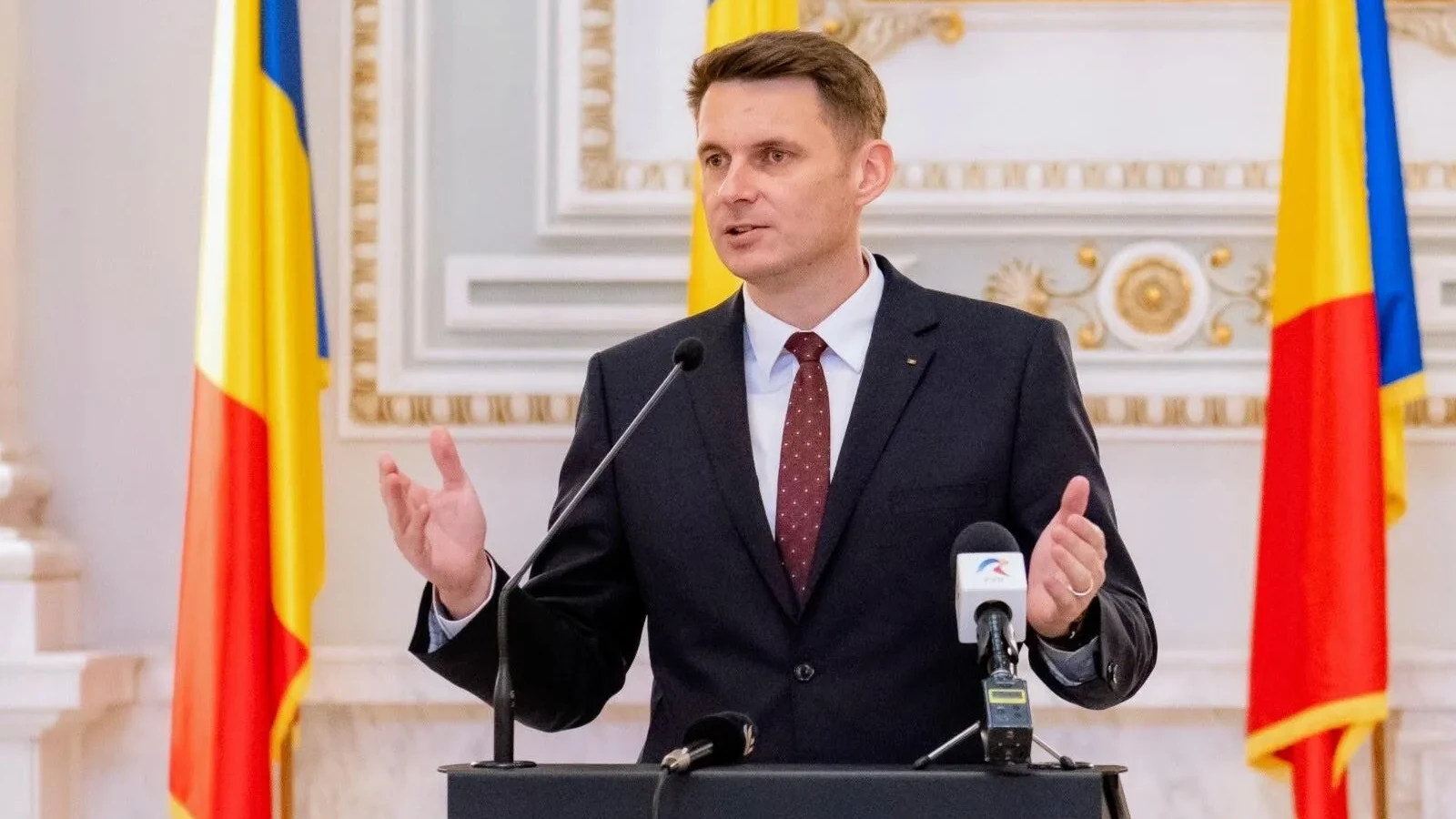 Președintele Senatului, Mircea Abrudean, a anunțat public decizia PNL de a nu susține și vota Guvernul propus de Eugen Tomac