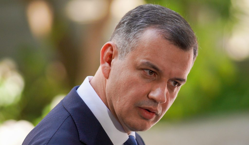 Premierul desemnat, EUGEN TOMAC, a finalizat ieri seară lista cabinetului său și a trimis-o către partidele politice, în vederea obținerii sprijinului necesar pentru a trece de votul din Parlament