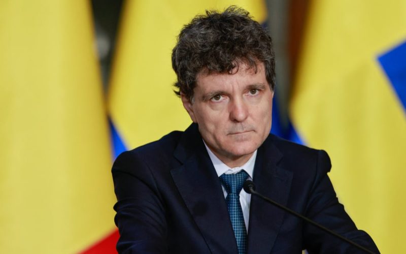 Liberalul Alexandru Muraru îi atacă frontal pe Președintele Iohannis și PSDnnPrimul lider liberal care a replicat direct acuzațiilor președintelui Klaus Iohannis, la scurt timp după ce acesta a insinuat că PNL s-ar fi răzgândit în privința sprijinului pentru un guvern PSD, este Alexandru Muraru