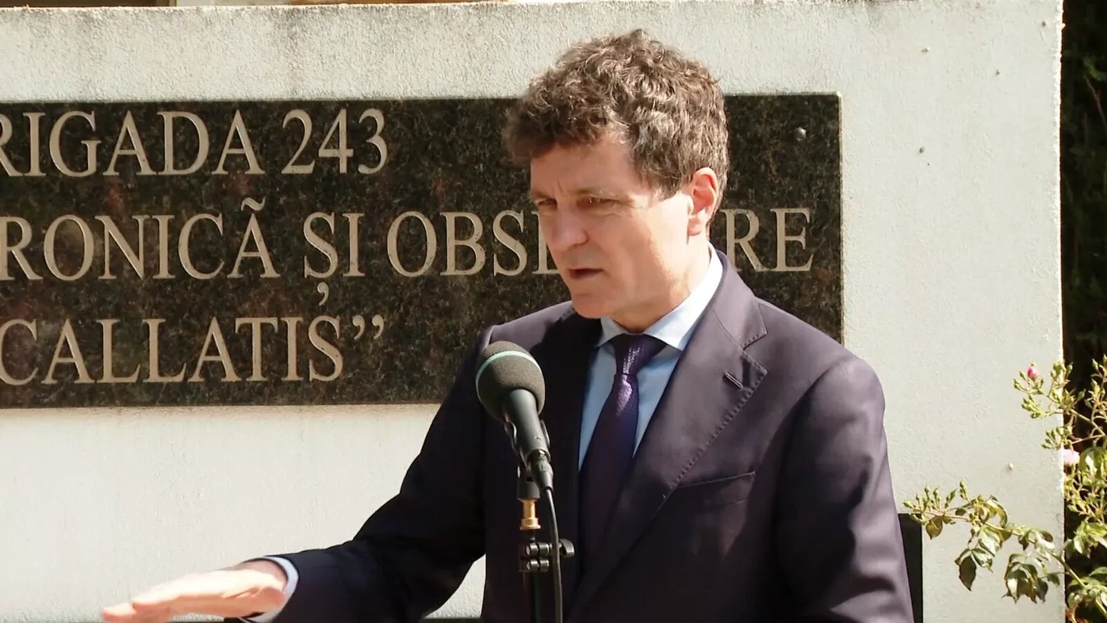 Președintele Nicușor Dan pregătește deja desemnarea unui nou premier, în contextul în care Eugen Tomac, deși desemnat, pare să întâmpine dificultăți în obținerea unui vot de încredere în Parlament