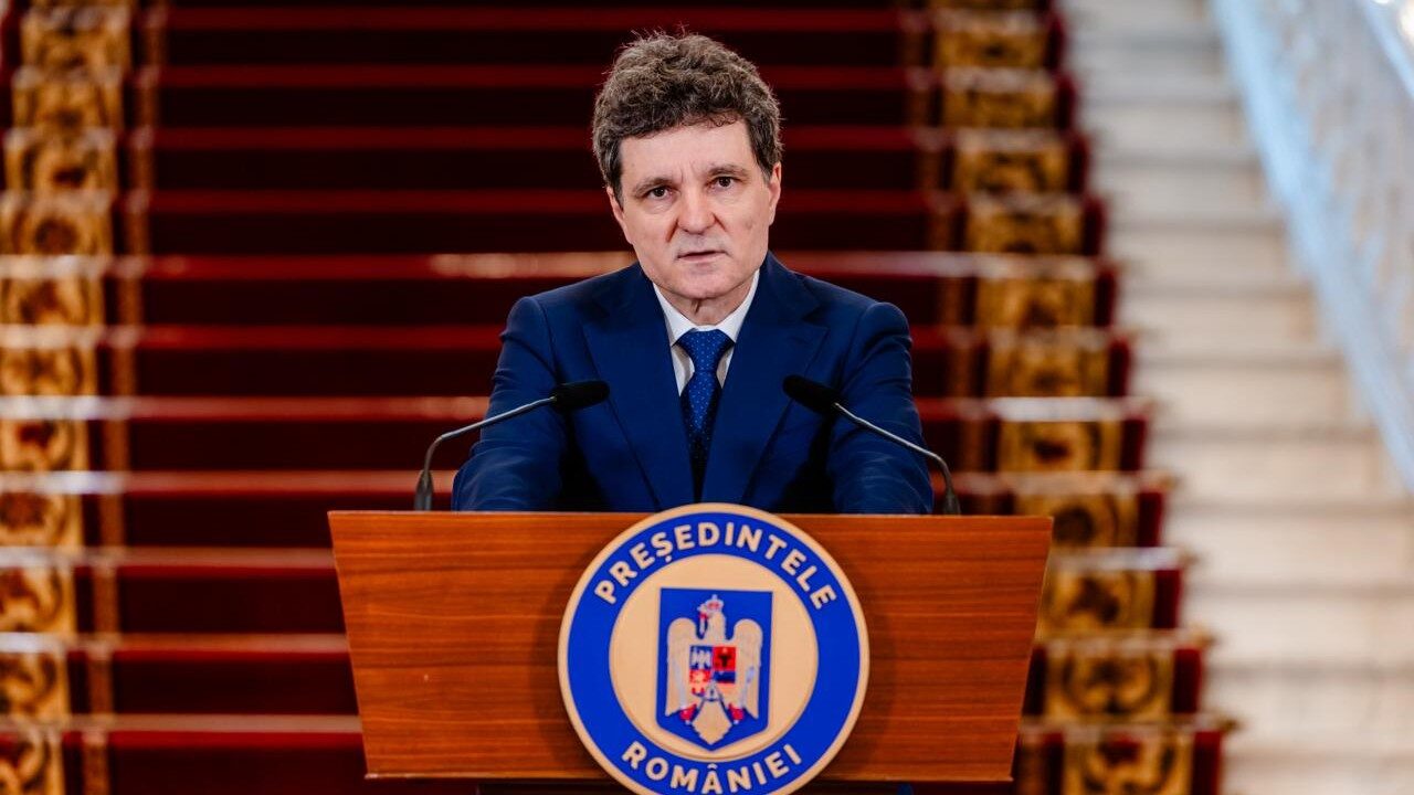 Raportul privind anularea alegerilor: Nicușor Dan promite o clarificare „într-un termen rezonabil” Președintele Nicușor Dan a declarat sâmbătă, la Constanța, că autoritățile lucrează la un raport complet care să elucideze situația referitoare la anularea alegerilor