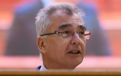 AUR cere anticipate, PSD cu decizii pe ordinea de zi Petrișor Peiu, președintele Consiliului Național de Conducere al AUR, susține că singura soluție democratică pentru ieșirea din criza politică actuală o reprezintă organizarea de alegeri parlamentare anticipate