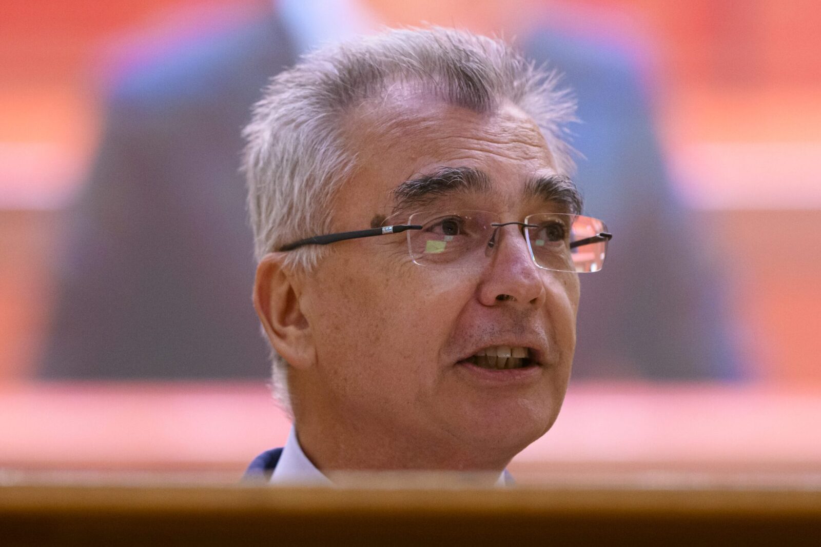 Peiu: Economia actuală, la polul opus față de guvernarea Cioloș Petrișor Peiu, liderul senatorilor AUR și economistul formațiunii, a lansat critici acide la adresa potențialei guvernări tehnocrate conduse de Eugen Tomac, comparând-o nefavorabil cu experiența guvernului Dacian Cioloș din 2016