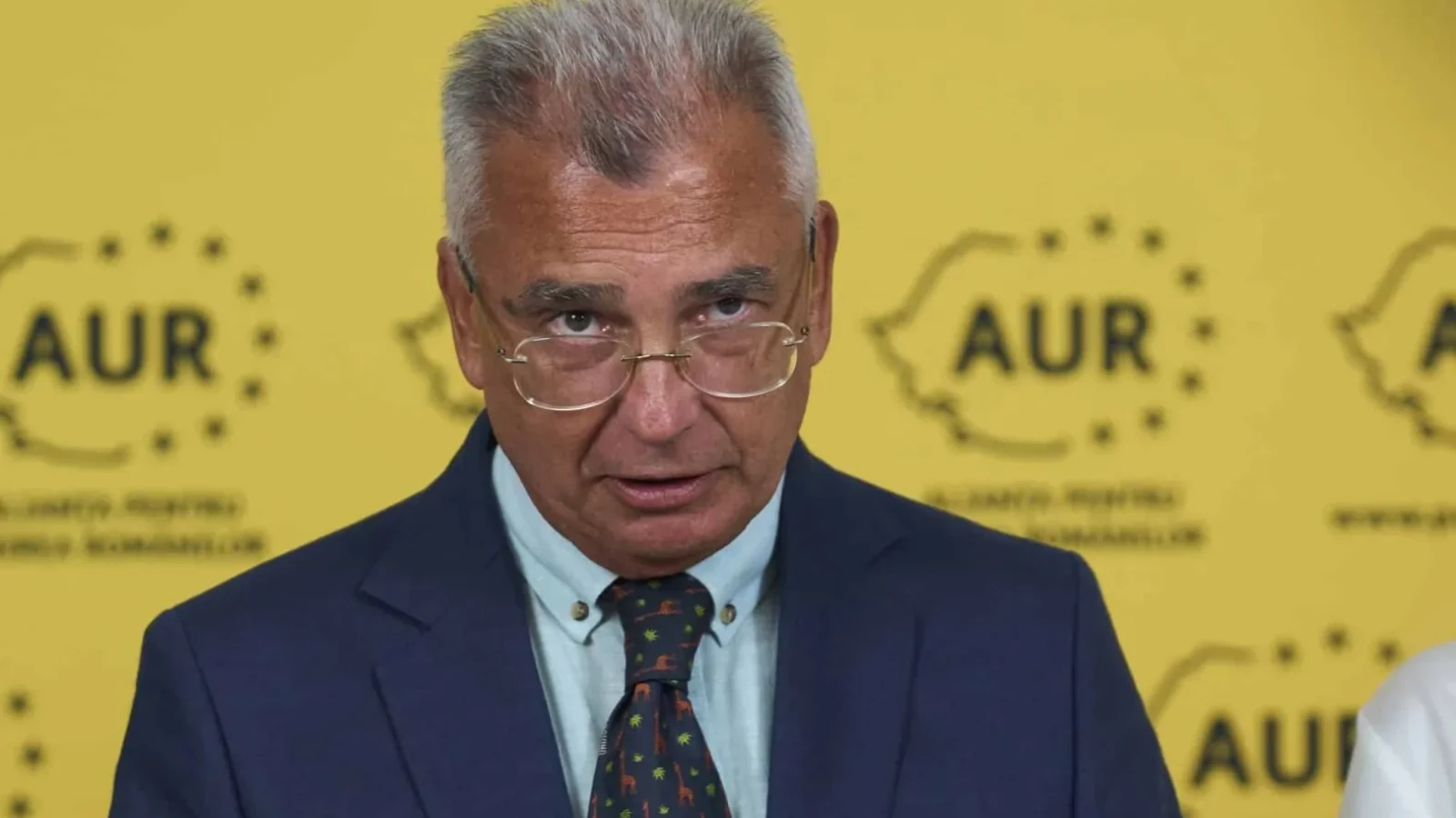 Liderul senatorilor AUR, Petrișor Peiu, a declarat miercuri că formațiunea nu va susține învestirea unui guvern condus de premierul desemnat Adrian Veștea și a respins informațiile privind posibile negocieri între AUR și echipa acestuia