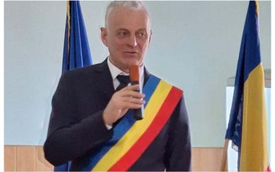 Referendum pentru demiterea primarului din Sânger, județul Mureș Urnele s-au deschis duminică dimineață, la ora 07.00, în comuna Sânger din județul Mureș, unde localnicii sunt chemați la referendum pentru a decide soarta primarului în funcție, GREC VASILE