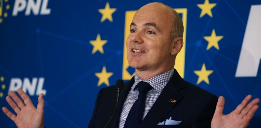 Rareș Bogdan apără nominalizarea lui Veștea pentru premierat, în ciuda opoziției din PNL Europarlamentarul Rareș Bogdan a punctat recent că Adrian Veștea, desemnat pentru funcția de prim-ministru, a beneficiat de votul cetățenilor timp de mai mulți ani în conducerea județului Brașov, contracarând astfel argumentele invocate de o parte a formațiunii politice PNL, care invocă lipsa unei consultări prealabile