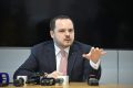 Alexandru Rogobete trage un semnal de alarmă cu privire la utilizarea frecventă a termenului „reformă” în discursul politic românesc, subliniind că acesta a devenit un simplu laitmotiv, deseori lipsit de substanță