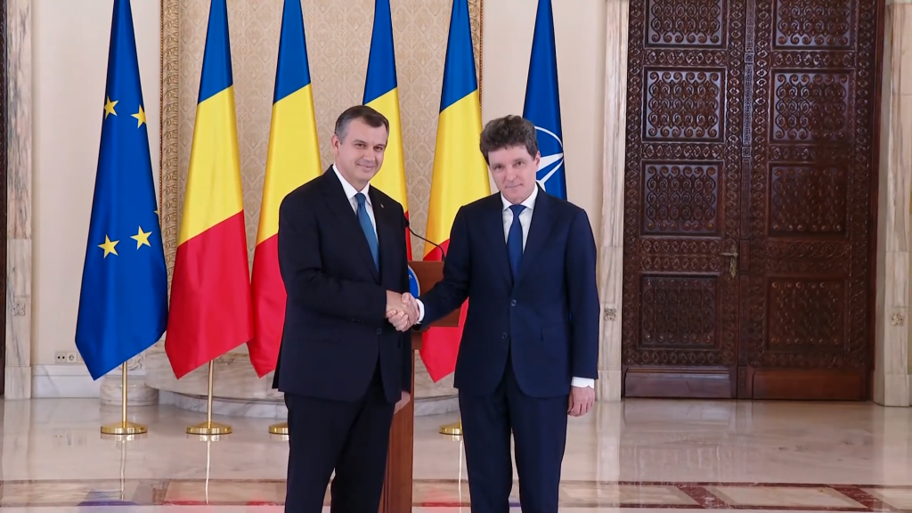 Tomac, un pas înapoi după discuția cu Președintele Iohannis Eugen Tomac a explicat joi decizia de a-și depune mandatul de a forma un nou guvern, invocând „inflexibilitatea” PNL și USR în negocierile politice