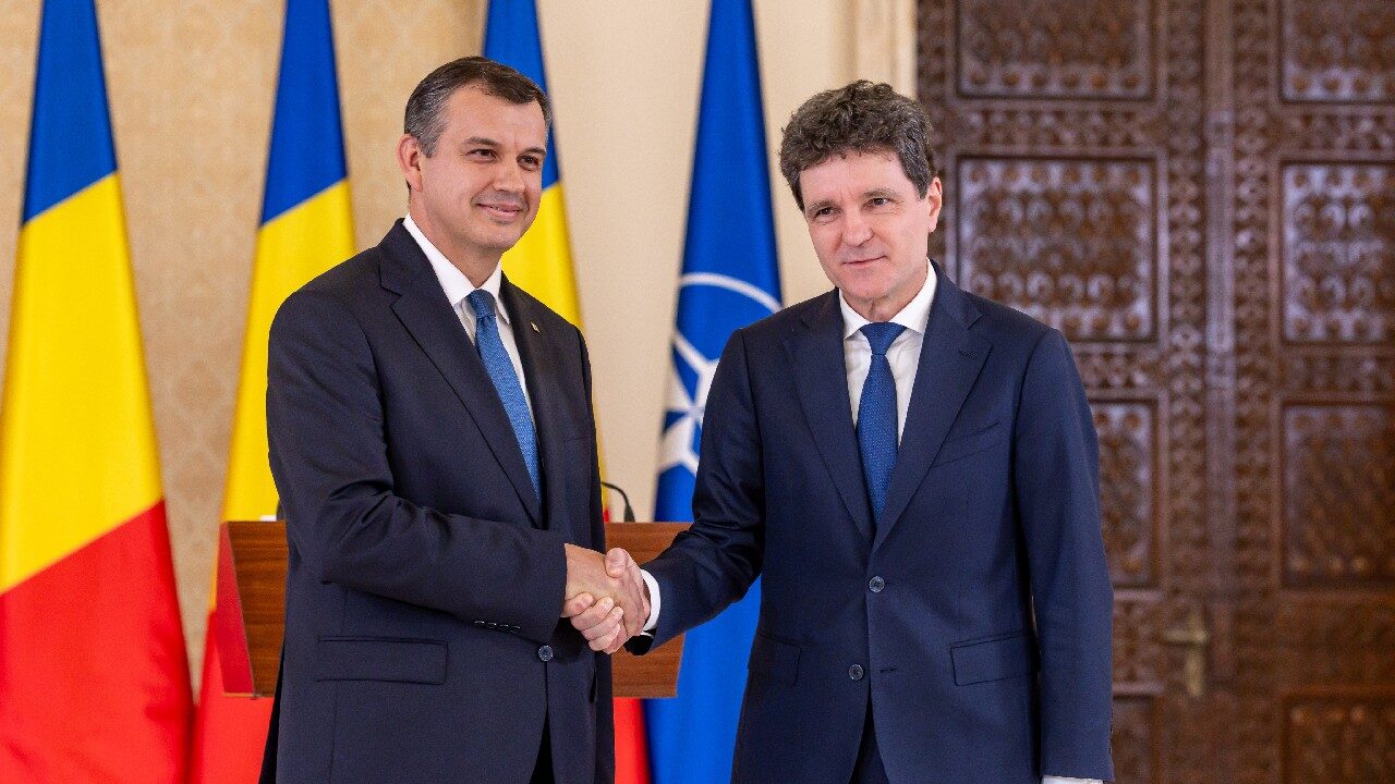 Eugen Tomac a început luni, 8 iunie, consultările politice cu liderii formațiunilor parlamentare, demers esențial în efortul său de a construi o majoritate guvernamentală stabilize și un nou Executiv