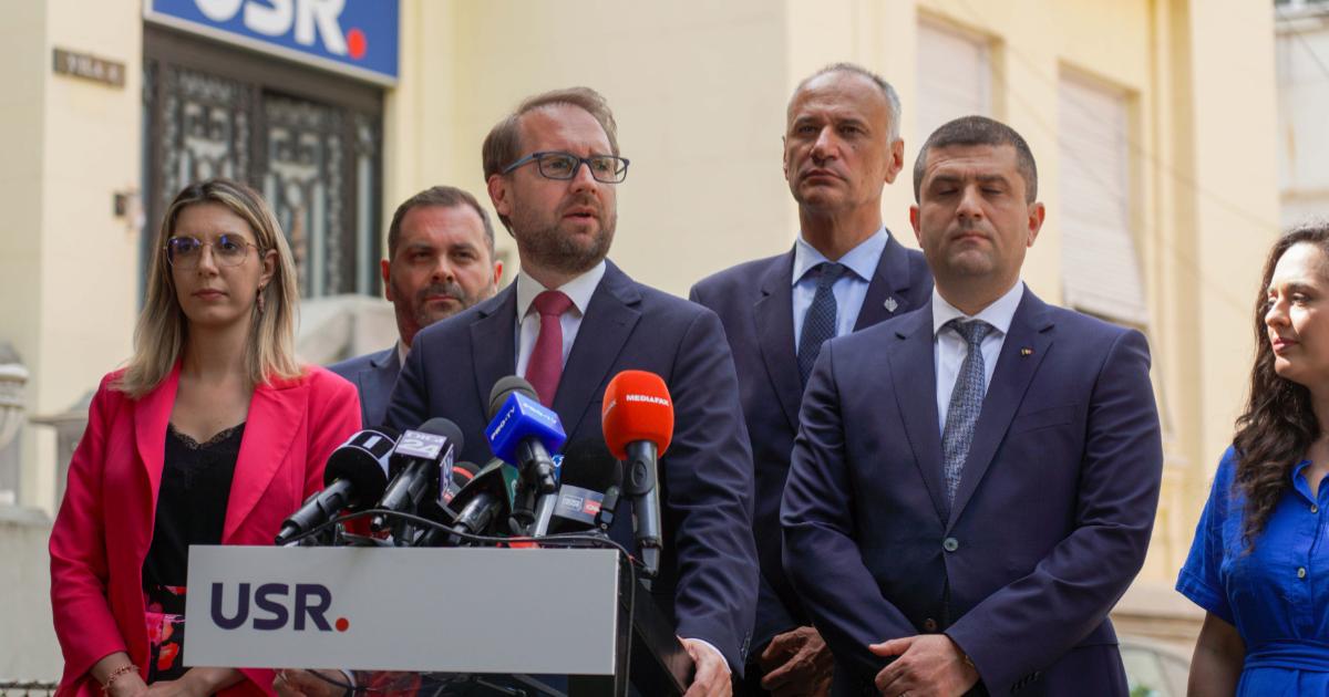 USR refuză susținerea Guvernului Tomac, invocând lipsa de responsabilitate politică Comitetul Politic al Uniunii Salvați România (USR) a decis astăzi, printr-un vot covârșitor, să nu susțină în Parlament Guvernul propus de premierul desemnat Eugen Tomac