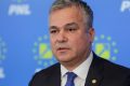 Tensiuni în PNL după desemnarea lui Veștea: un primar acuză partidul de apropiere de PSD Nominalizarea lui Adrian VEȘTEA pentru funcția de premier a stârnit reacții ferme în cadrul Partidului Național Liberal, alimentând tensiunile interne și acuzații de trădare