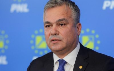 Tensiuni în PNL după desemnarea lui Veștea: un primar acuză partidul de apropiere de PSD Nominalizarea lui Adrian VEȘTEA pentru funcția de premier a stârnit reacții ferme în cadrul Partidului Național Liberal, alimentând tensiunile interne și acuzații de trădare