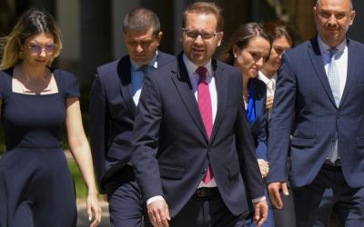 USR refuză colaborarea cu PSD pentru Guvernul Veștea Uniunea Salvați România (USR) a anunțat, duminică seară, după o ședință a Biroului Național, că refuză să facă parte dintr-un nou guvern alături de Partidul Social Democrat (PSD)