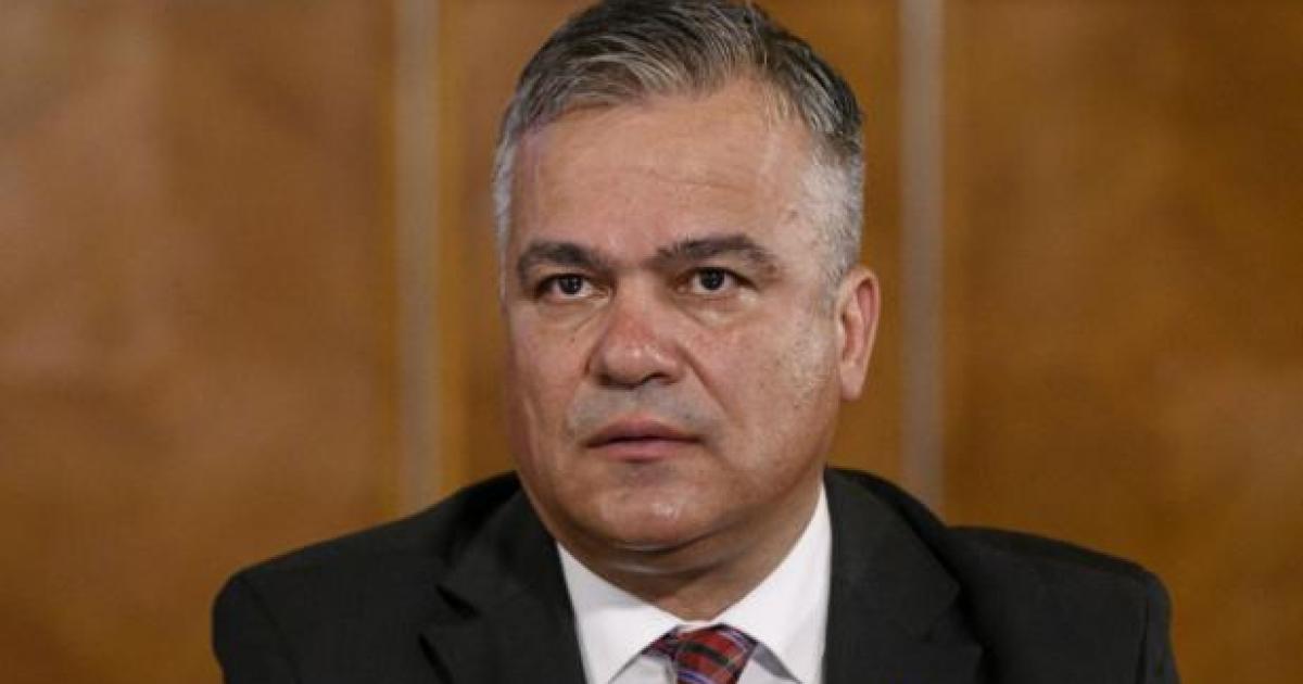ADRIAN VEȘTEA, DESEMNAT PENTRU PRIM MINISTRU, PROPUNE UN GUVERN LARG SUSȚINUT DE PSD, PNL, USR ȘI UDMR Adrian Veștea, propus duminică de președintele Klaus Iohannis pentru funcția de prim-ministru, și-a exprimat dorința formării unui executiv cu sprijinul unui spectru larg de forțe politice din România