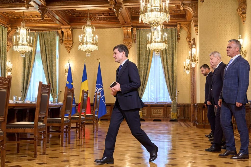 Premierul desemnat ADRIAN VEȘTEA continuă demersurile pentru formarea unui nou guvern, chiar dacă UDRM a transmis oficial refuzul de a susține această formulă