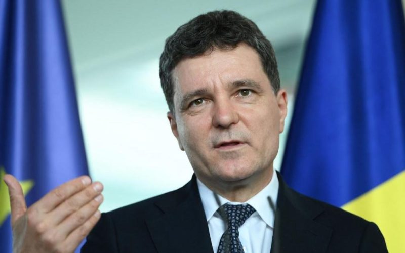 Nicuşor Dan, primarul General al Bucureștiului, minimalizează impactul unei decizii judecătorești recente, considerând-o „insignifiantă” în peisajul politic complex al României