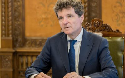 Nicușor Dan amână desemnarea premieruluinnPreședintele Nicușor Dan nu se mai grăbește cu desemnarea unui nou premier, surse de la Cotroceni indicând o posibilă temporizare a negocierilor politice