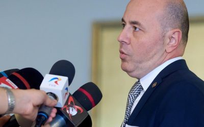 Ambasada Chinei critică vizita unui deputat român în Taiwan Deputatul român Alexandru Muraru a reacționat ferm la criticile venite din partea Ambasadei Chinei la București, vizând o postare pe Facebook a reprezentanței diplomatice chineze, pe care a calificat-o drept o „poziție (violând limba română)”