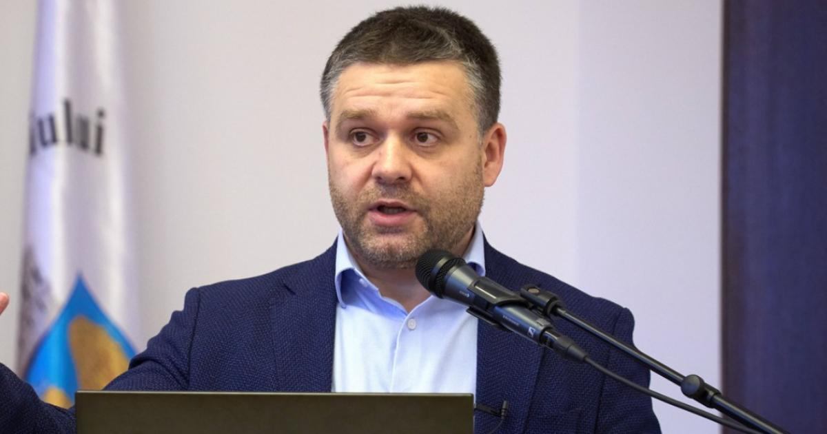 Ciprian Ciucu, prim-vicepreședinte PNL, a lansat acuzații grave la adresa premierului desemnat Eugen Tomac, contestând legitimitatea și transparența procesului de formare a noului guvern