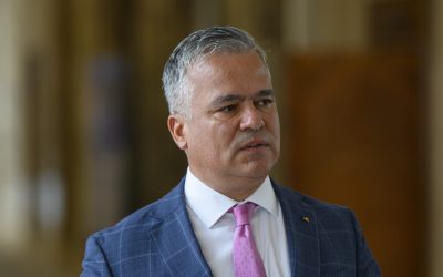 Premierul desemnat Adrian VEȘTEA a reiterat angajamentul său de a forma un nou guvern, subliniind că nu intenționează să depună mandatul și apelând la parlamentari să susțină echipa propusă
