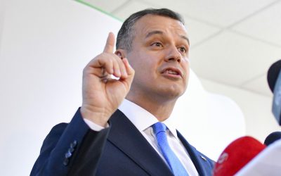 Tomac: România are nevoie de un guvern politic înainte de 31 august Consilierul prezidențial onorific Eugen Tomac trage un semnal de alarmă cu privire la necesitatea stringentă a formării unui guvern cu puteri depline în România, înainte de termenul limită de 31 august, impus de îndeplinirea jaloanelor din Planul Național de Redresare și Reziliență (PNRR)