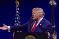 Trump lansează o avertizare severă către UE pe subiectul amenzilor impuse companiilor tech americane Președintele american DONALD Trump a amenințat Uniunea Europeană cu un „preț greu” pentru amenzile impuse recent marilor companii din sectorul tehnologic din Statele Unite