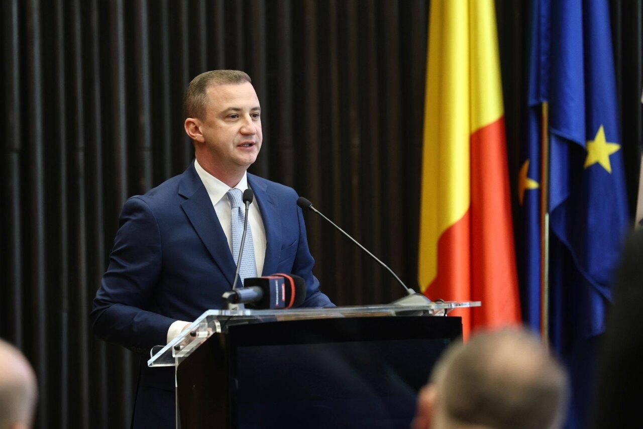 Viceprimar USR Timișoara, declarat incompatibil de ANI, pierde procesul Agenția Națională de Integritate (ANI) a confirmat decizia de incompatibilitate în cazul viceprimarului Timișoarei, Paula Romocean (USR), după ce Curtea de Apel Timișoara i-a respins acțiunea de contestare a acesteia ca neîntemeiată