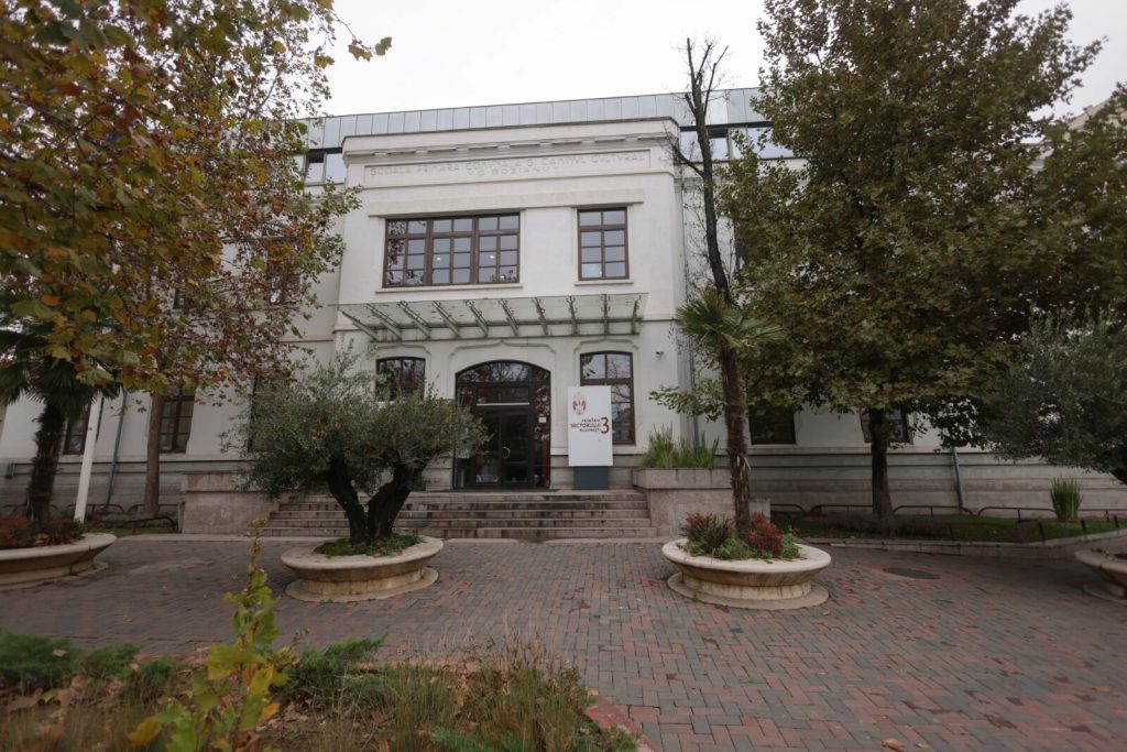 Primăria Sector 3 cere 68 mil. euro de la bancă