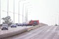 DN1 București, blocat de pericol: stâlp pe punctul de prăbușire