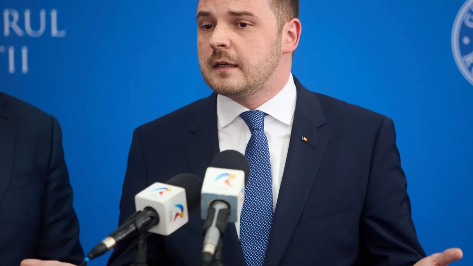 Fostul ministru al Sănătății, Alexandru Rogobete (PSD), a transmis un mesaj de unitate națională, subliniind că progresul unei țări nu se construiește pe ură, ci pe colaborare și un efort comun